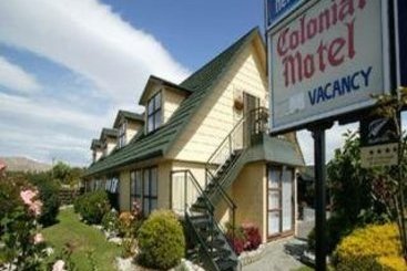 Colonial Motel
