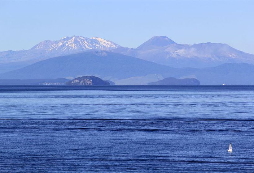 Gables Lakefront Motel 1