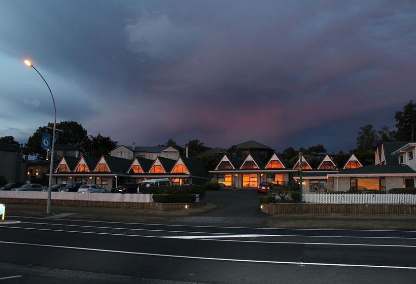 Gables Lakefront Motel 14