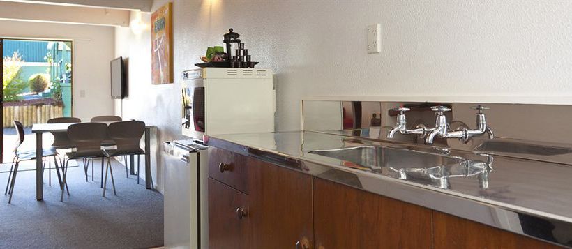 Gables Lakefront Motel 19