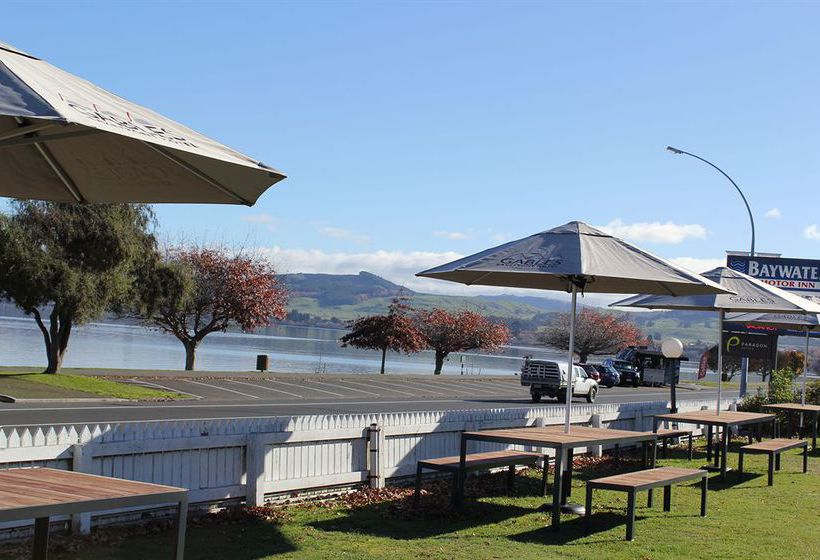 Gables Lakefront Motel 5