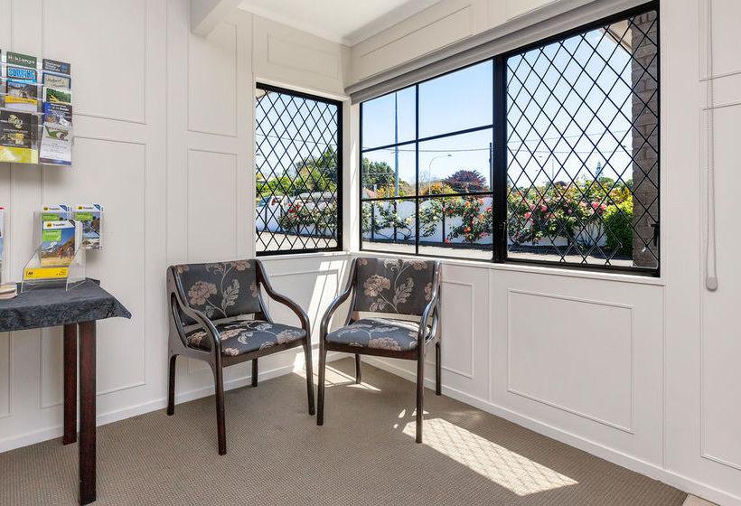 Hotel Kingwoods Manor 11