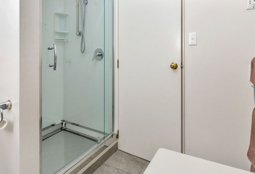 Hotel Kingwoods Manor 4