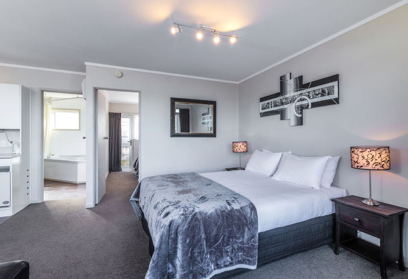 Hotel Twin Peaks Lakeside Inn 12