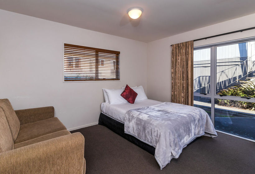 Hotel Twin Peaks Lakeside Inn 20