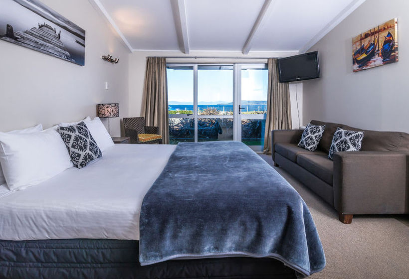 Hotel Twin Peaks Lakeside Inn 4