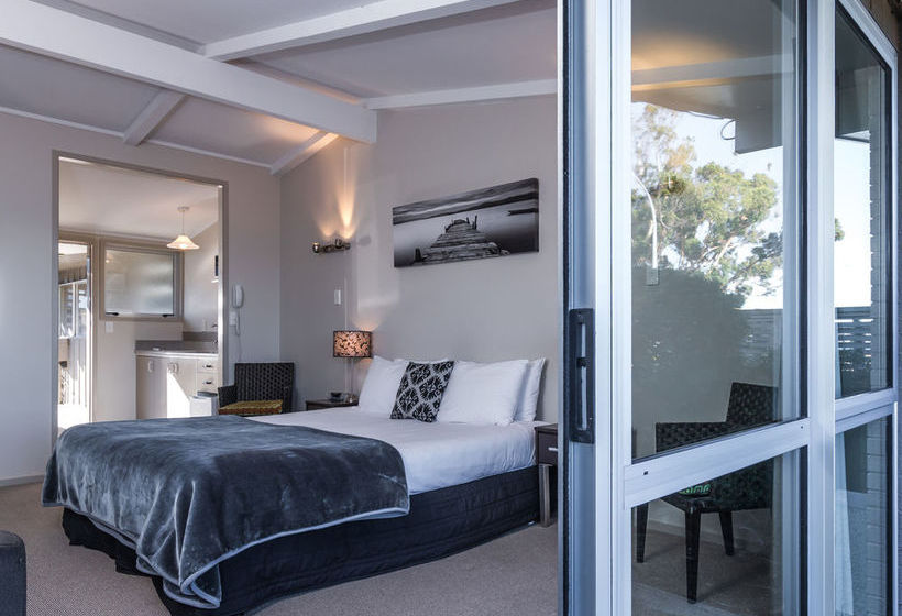 Hotel Twin Peaks Lakeside Inn 5