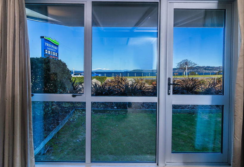 Hotel Twin Peaks Lakeside Inn 6