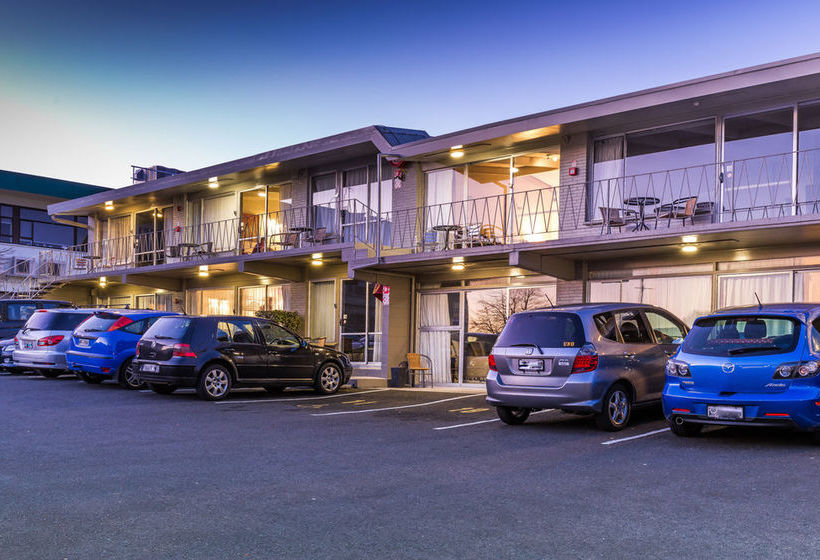 Hotel Twin Peaks Lakeside Inn 7