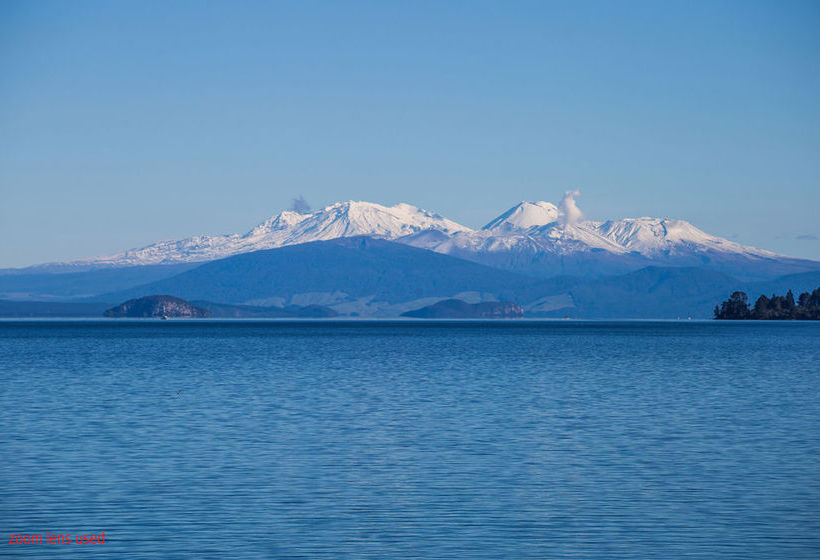 Hotel Twin Peaks Lakeside Inn 8