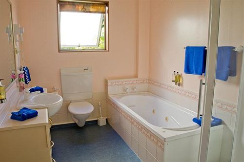 Hotel Parklands Motor Lodge 11