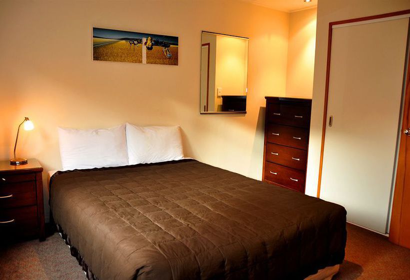 St James Apartments 16