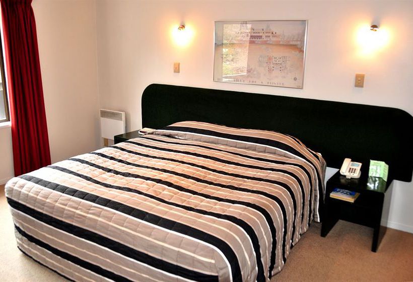 St James Apartments 17