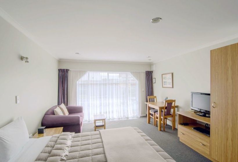 Tower Lodge Motel 11