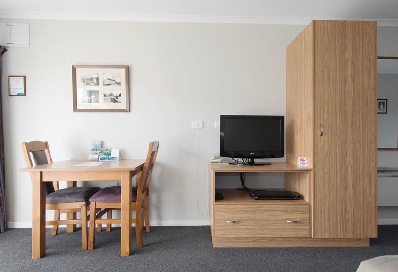 Tower Lodge Motel 14