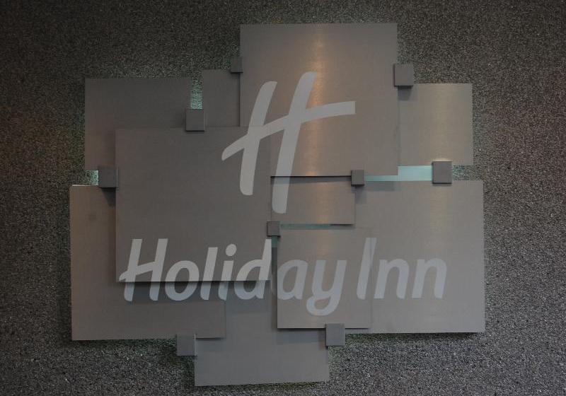 Airport Grand Hotel & Conference Centre 13