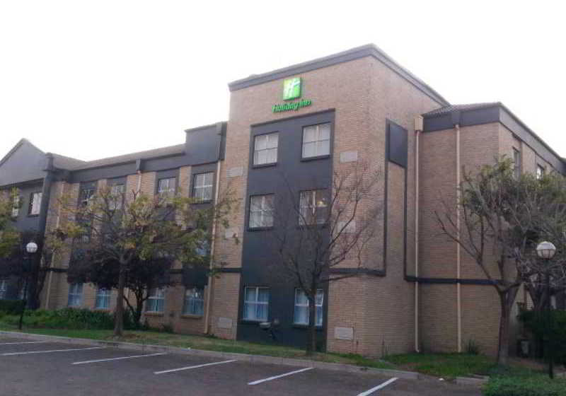 Airport Grand Hotel & Conference Centre 15