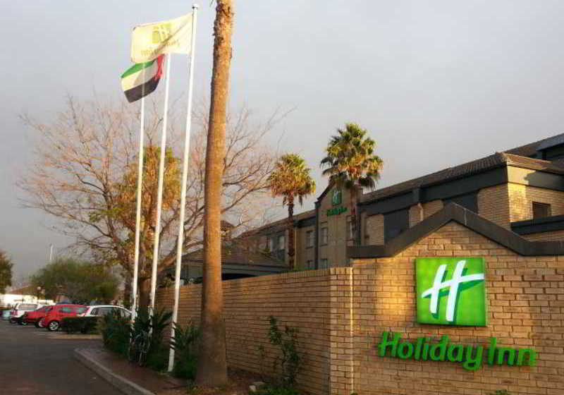 Airport Grand Hotel & Conference Centre 17