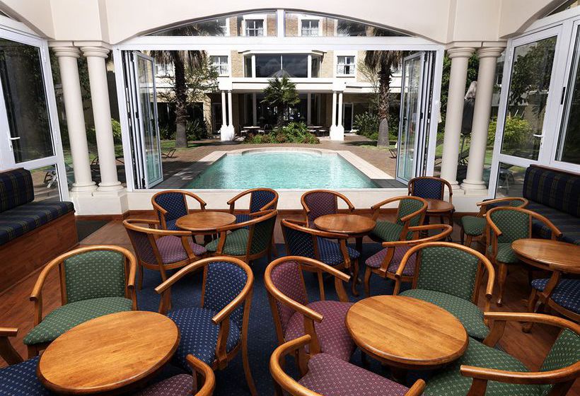 Airport Grand Hotel & Conference Centre 4