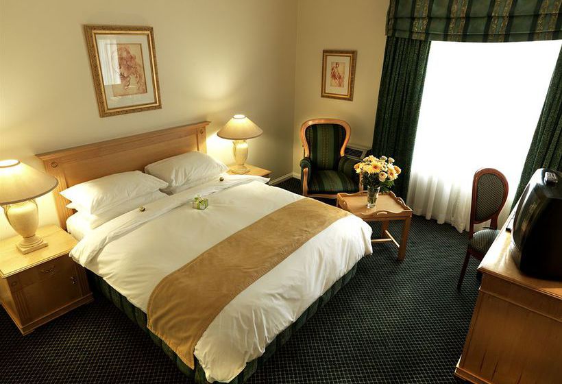 Airport Grand Hotel & Conference Centre 5