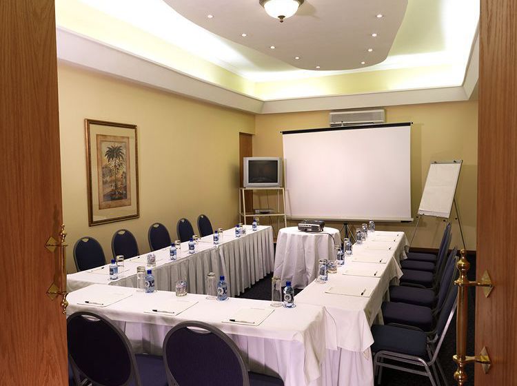 Airport Grand Hotel & Conference Centre 7