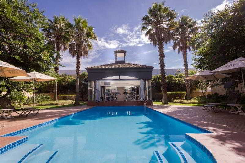 Airport Grand Hotel & Conference Centre 8