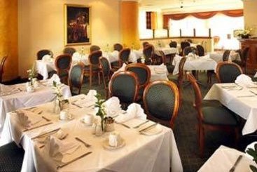 Hotel Holiday Inn Garden Court Morningside 12