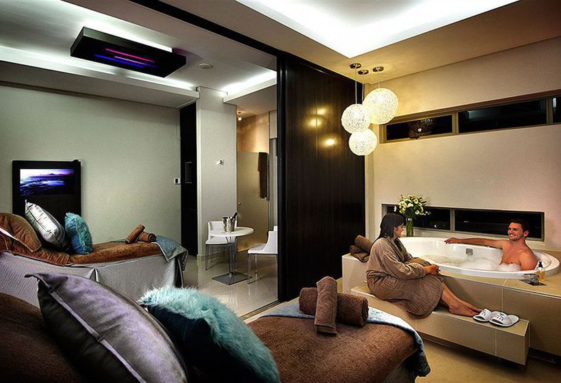 Hôtel 54 on Bath 14