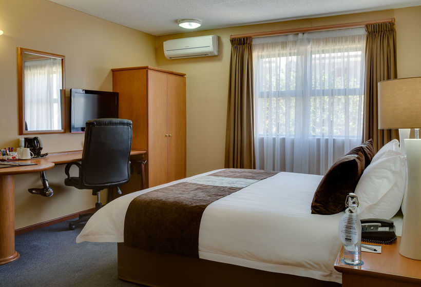 Protea Hotel Landmark Lodge -Tygervalley 13