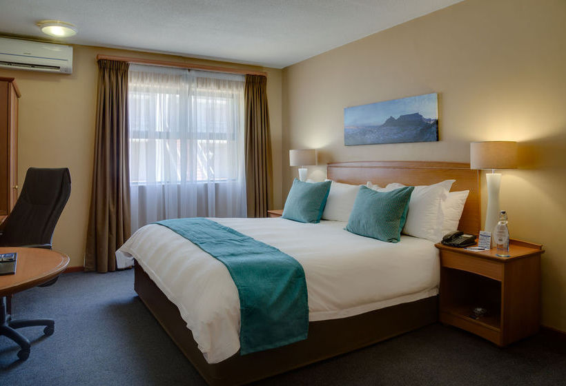 Protea Hotel Landmark Lodge -Tygervalley 15