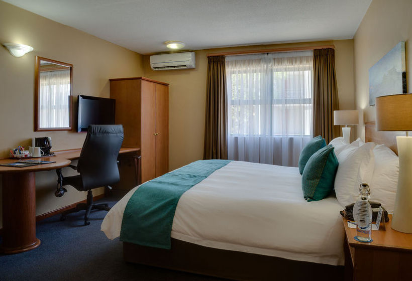 Protea Hotel Landmark Lodge -Tygervalley 16