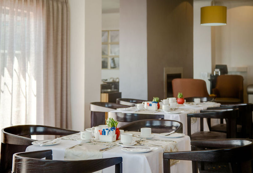 Protea Hotel Landmark Lodge -Tygervalley 18