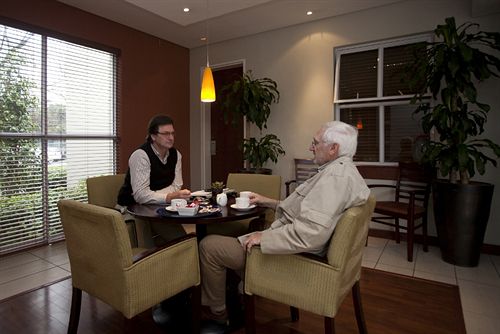 Hotel The Lodge Bellville 1