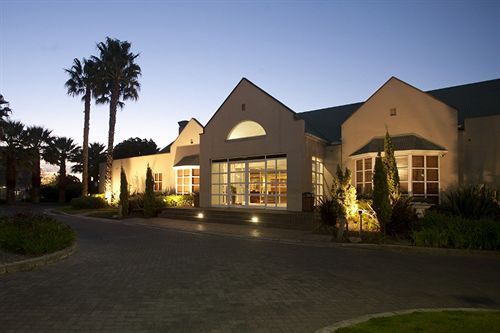 Hotel The Lodge Bellville 11