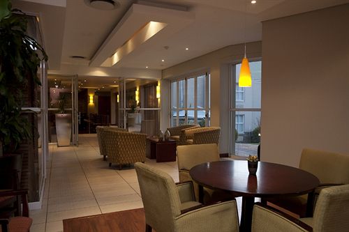 Hotel The Lodge Bellville 13