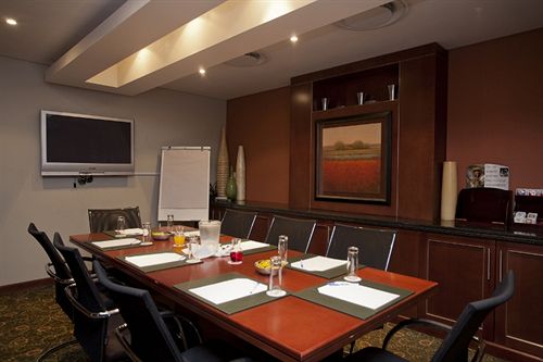 Hotel The Lodge Bellville 14