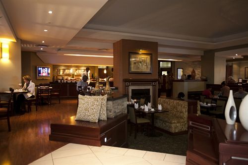 Hotel The Lodge Bellville 3