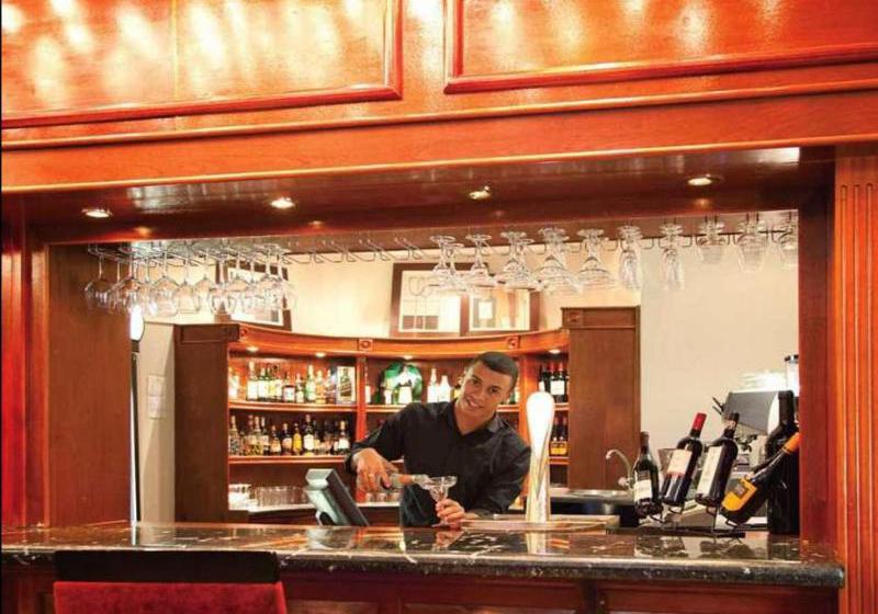 Hollow on the Square Hotel & Suites 17