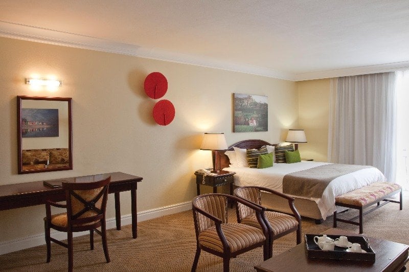 Hollow on the Square Hotel & Suites 2