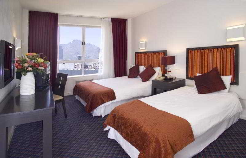 The Tulip Hotel & Conference Centre 8