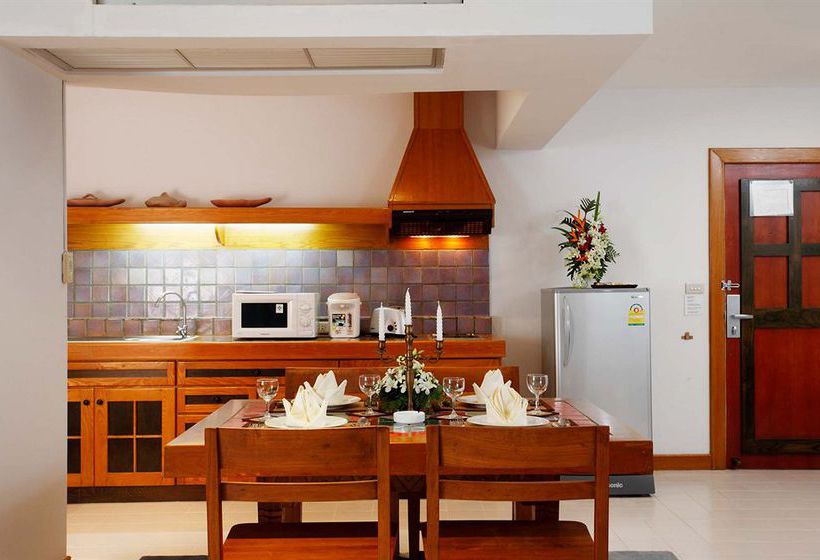 Hotel Waterfront Suites Phuket by Centara 11