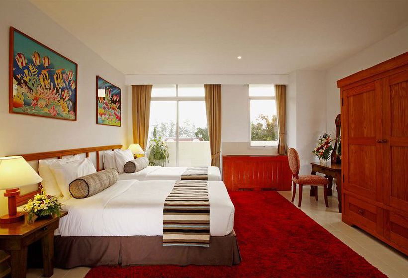 Hotel Waterfront Suites Phuket by Centara 6