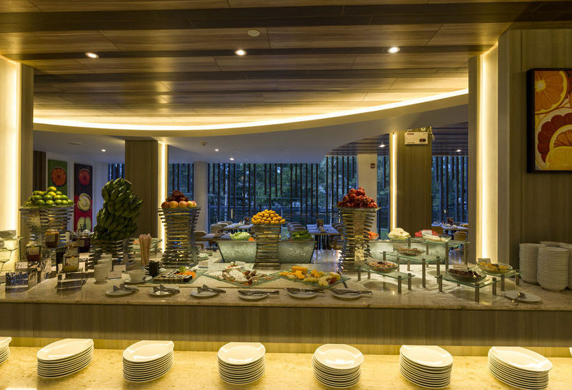 Novotel Resort Karon Beach Phuket 9