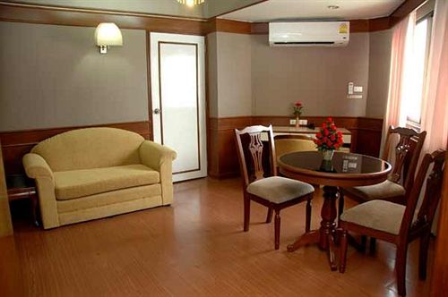 Holiday Garden & Resort 10