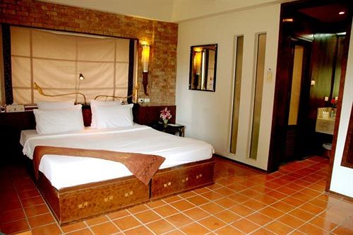 Holiday Garden & Resort 4