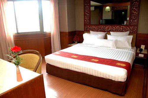 Holiday Garden & Resort 9