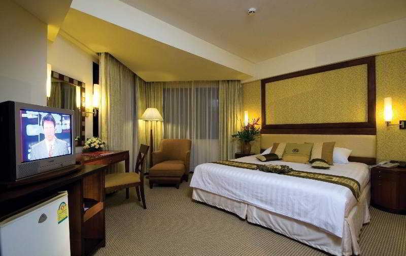 Jomtien Palm Beach Hotel & Resort 8