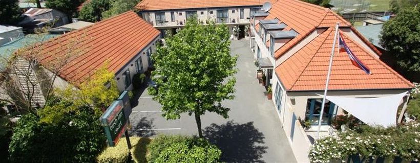 Asure Bush Inn Court Motel 1