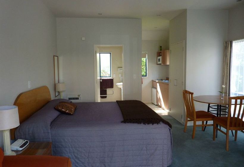 Asure Bush Inn Court Motel 16