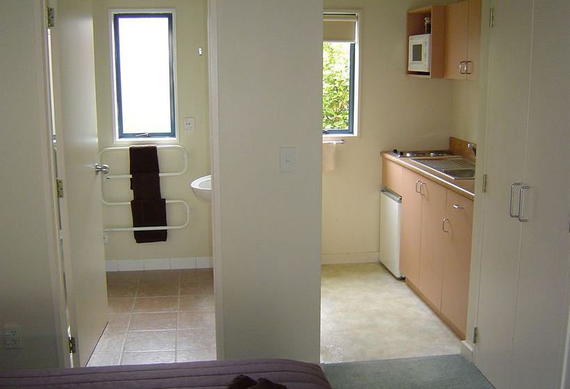 Asure Bush Inn Court Motel 17